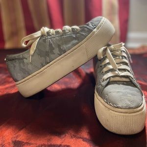 Steve Madden(reflective camo platform) shoes